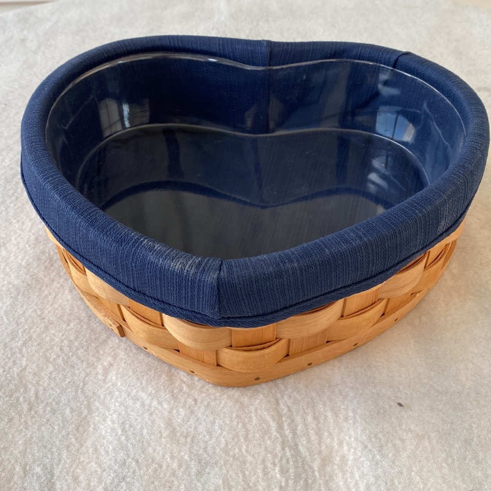 Basket Set - Taskets Renaissance Basket Large Heart Shape NWT